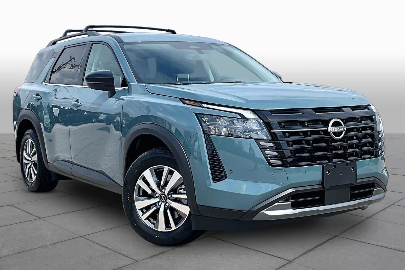 New 2026 Nissan Pathfinder SL FWD image 2