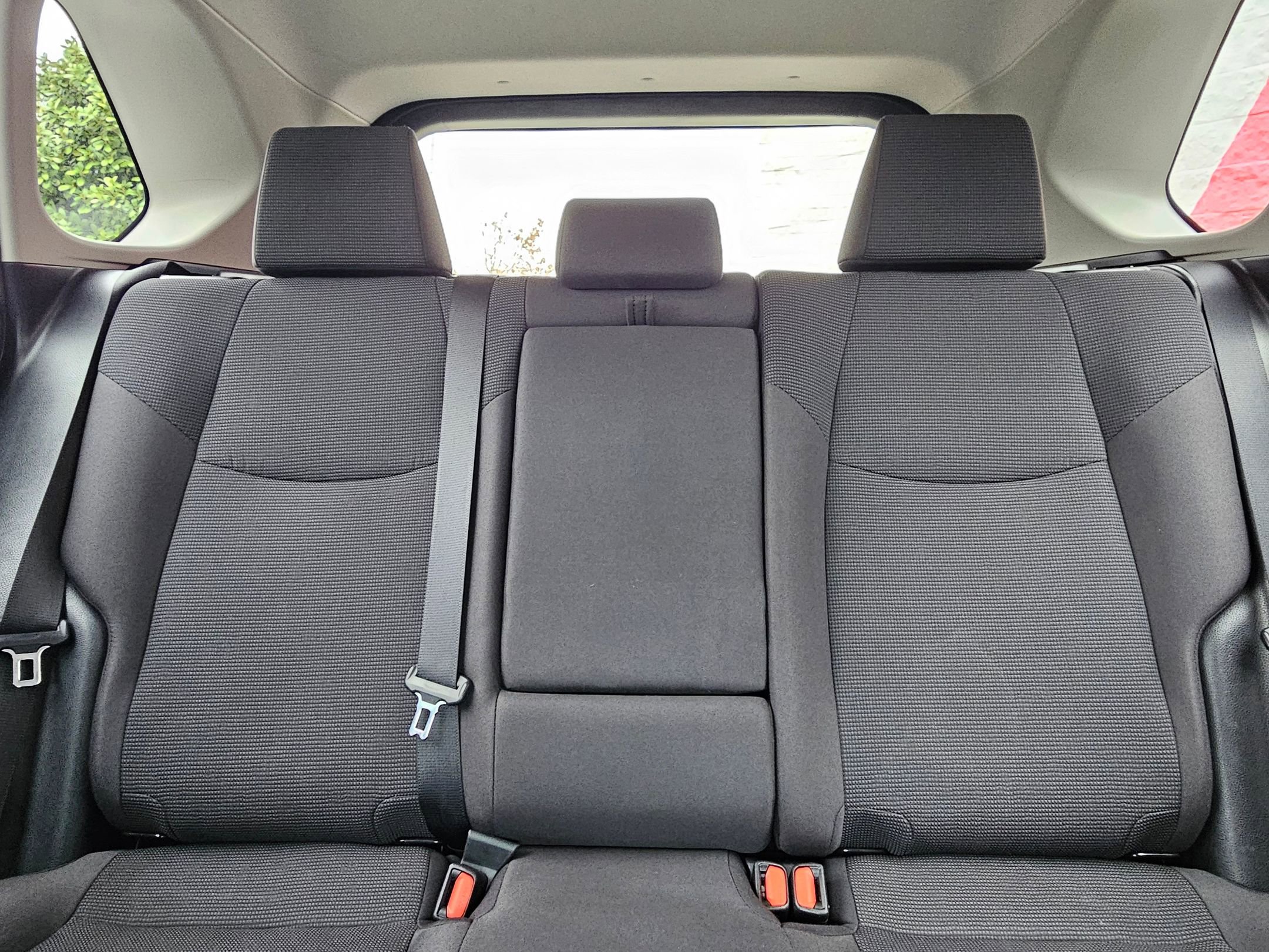 Used 2019 Toyota RAV4 LE w/ Carpet Mat Package image 25