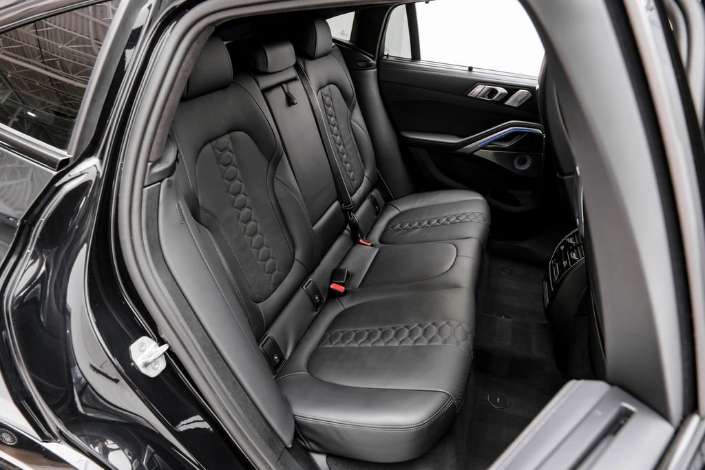 Used 2025 BMW X6 M Competition w/ Executive Package image 32
