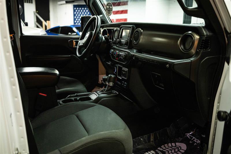 Used 2018 Jeep Wrangler Unlimited Sport image 12