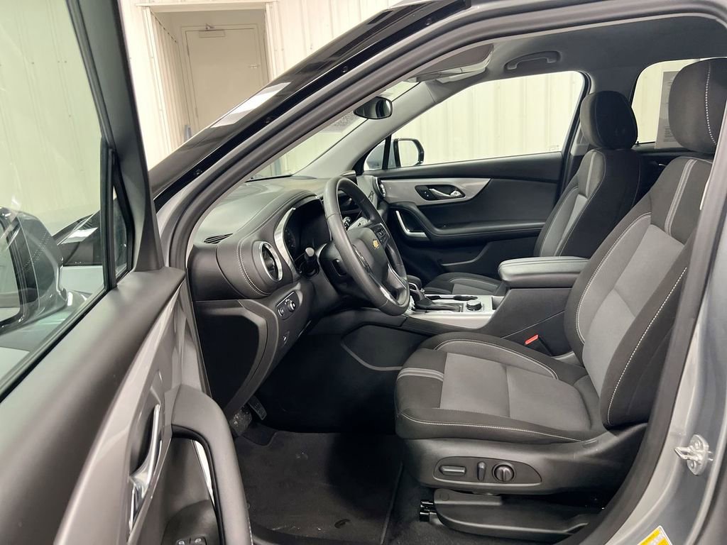 Used 2025 Chevrolet Blazer LT image 19