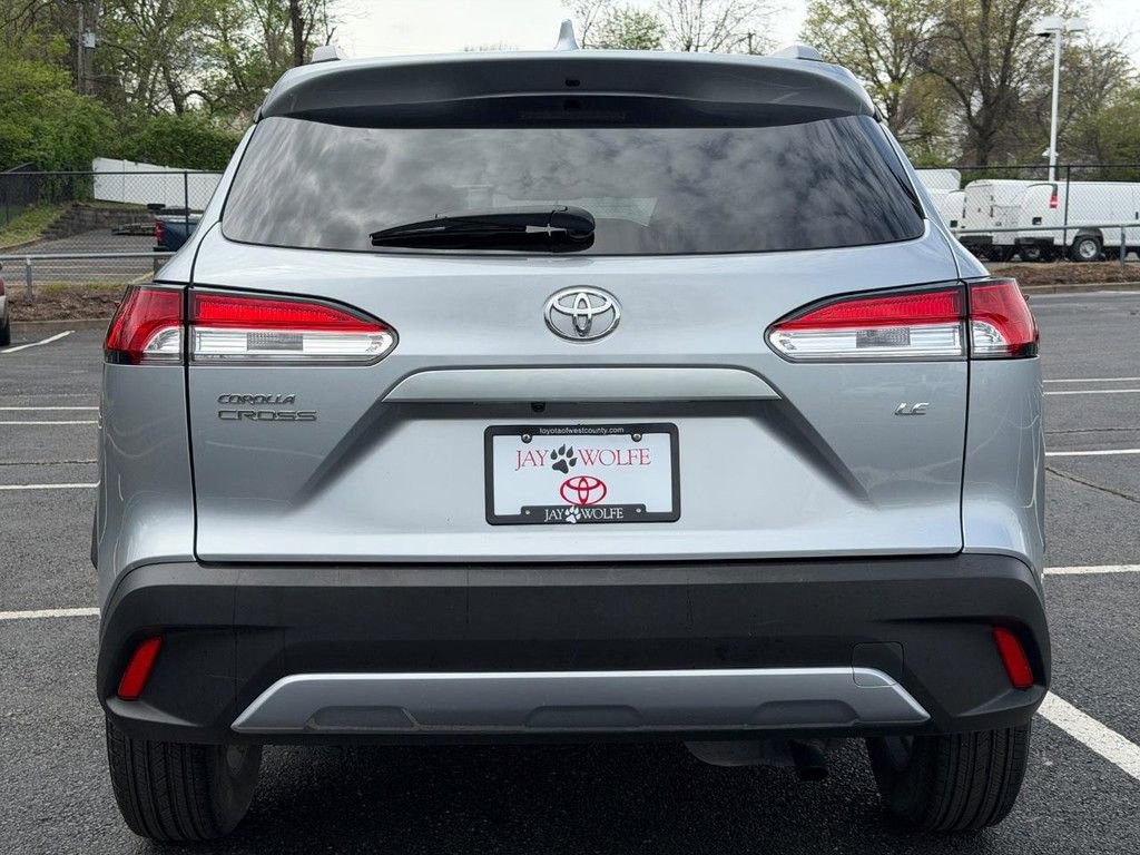 Used 2022 Toyota Corolla Cross LE image 8