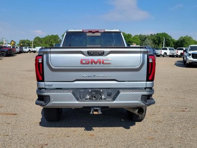 Used 2024 GMC Sierra 3500 Denali w/ Technology Package AWD/4WD image 6