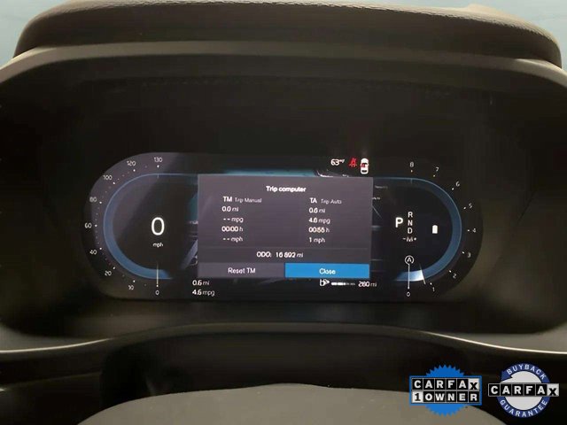 Used 2025 Volvo XC40 B5 Plus image 9