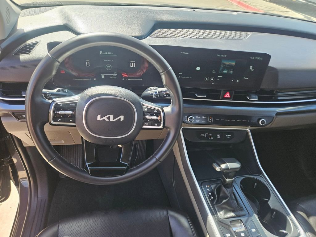 Used 2025 Kia Carnival image 18