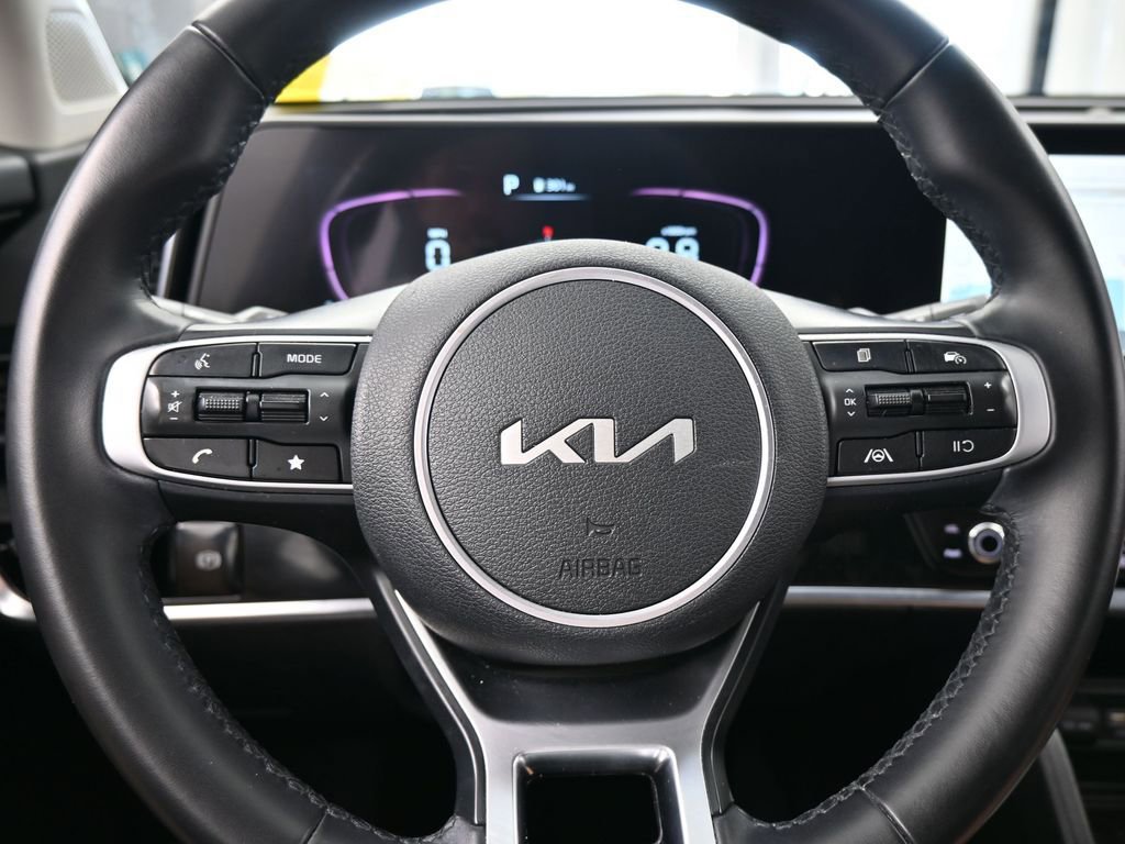 Used 2023 Kia Sportage EX image 30