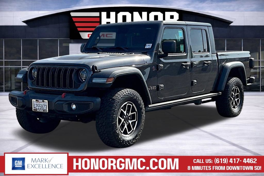 Used 2024 Jeep Gladiator Rubicon w/ Technology Group AWD/4WD image 3