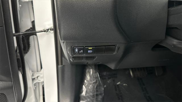 Certified 2022 Toyota Corolla Cross LE image 26