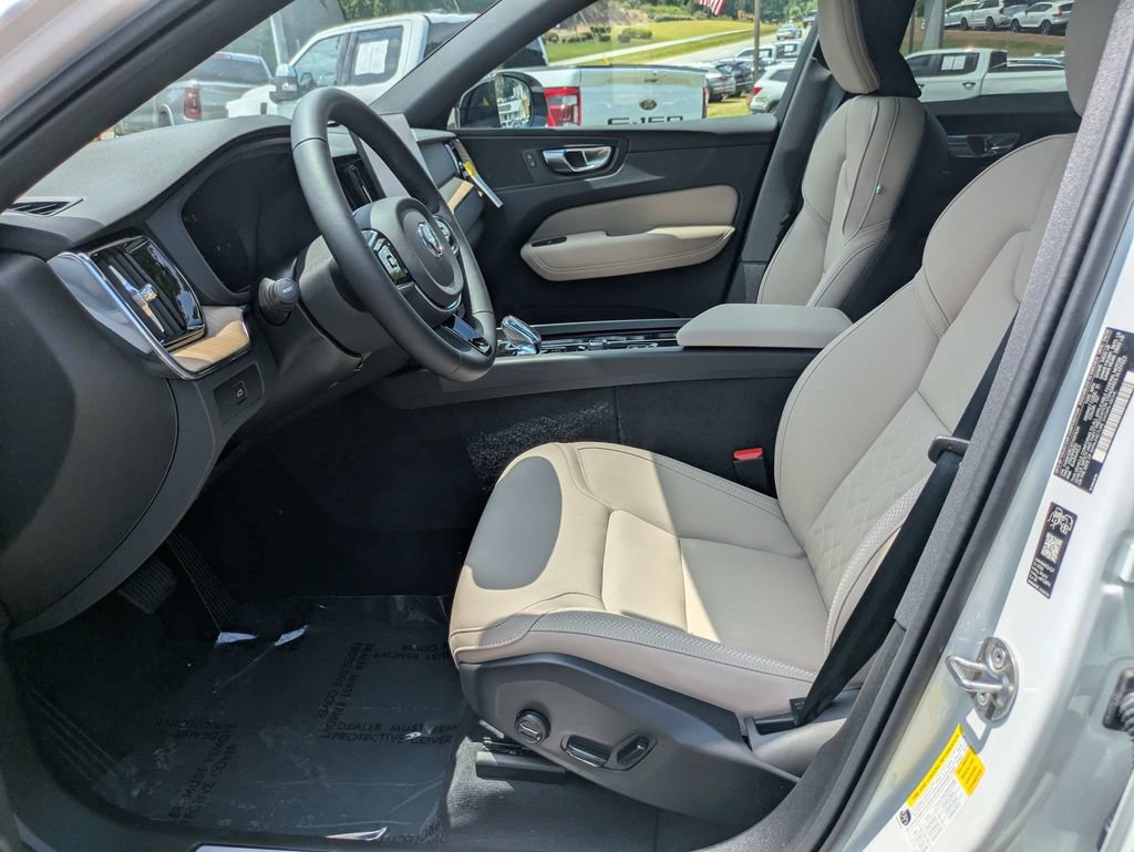 New 2026 Volvo XC60 B5 Plus w/ Protection Package Premier AWD/4WD image 21