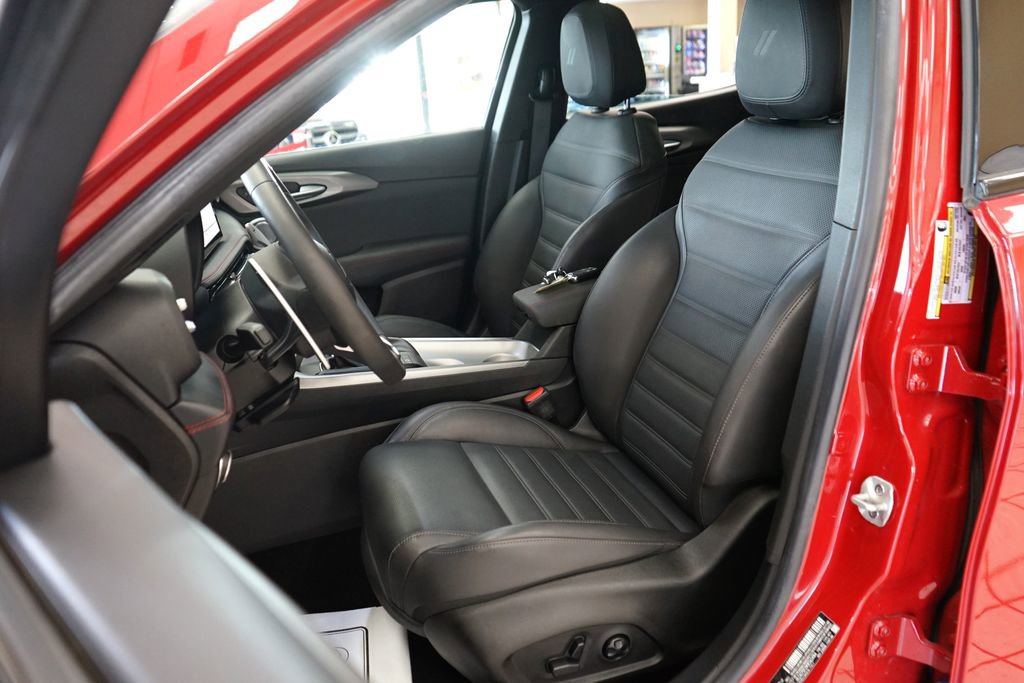 Used 2024 Dodge Hornet R/T Plus w/ R/T Blacktop Package AWD/4WD image 2