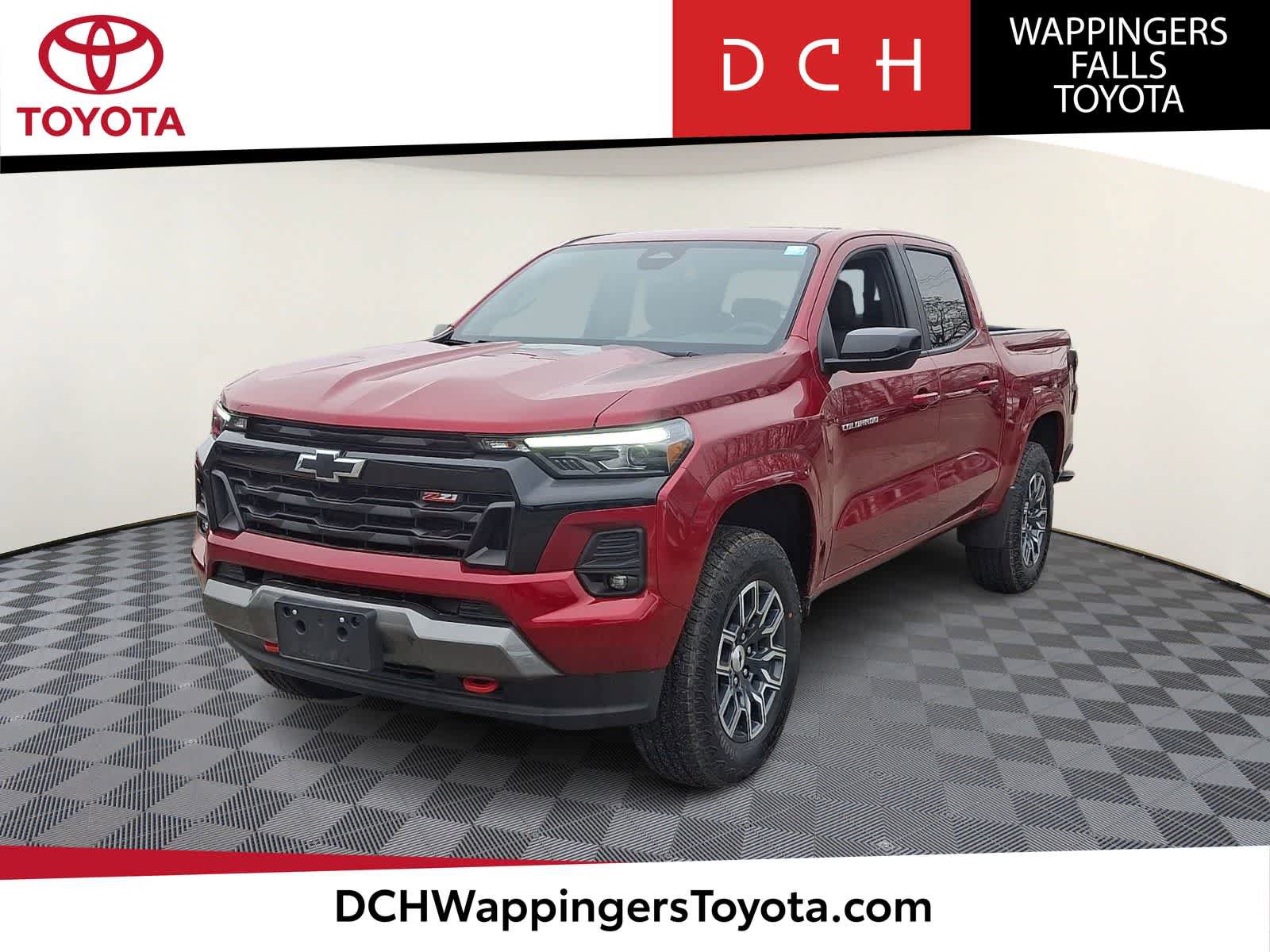 Used 2024 Chevrolet Colorado Z71 w/ Z71 Convenience Package 2