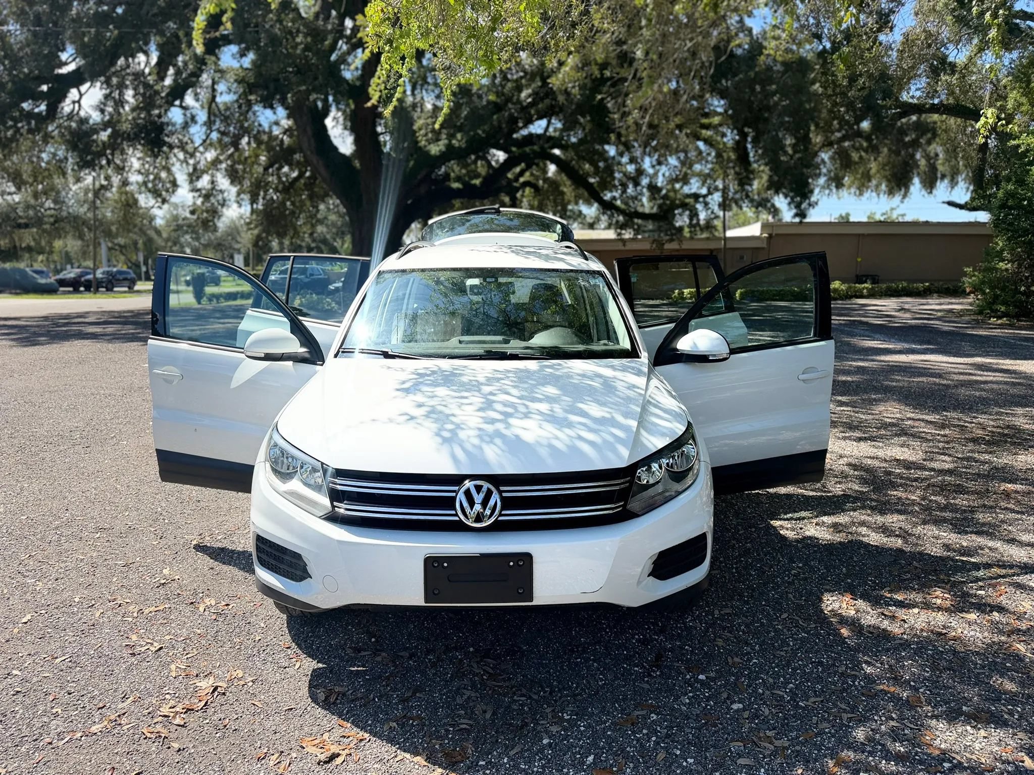 Used 2017 Volkswagen Tiguan S AWD/4WD image 2