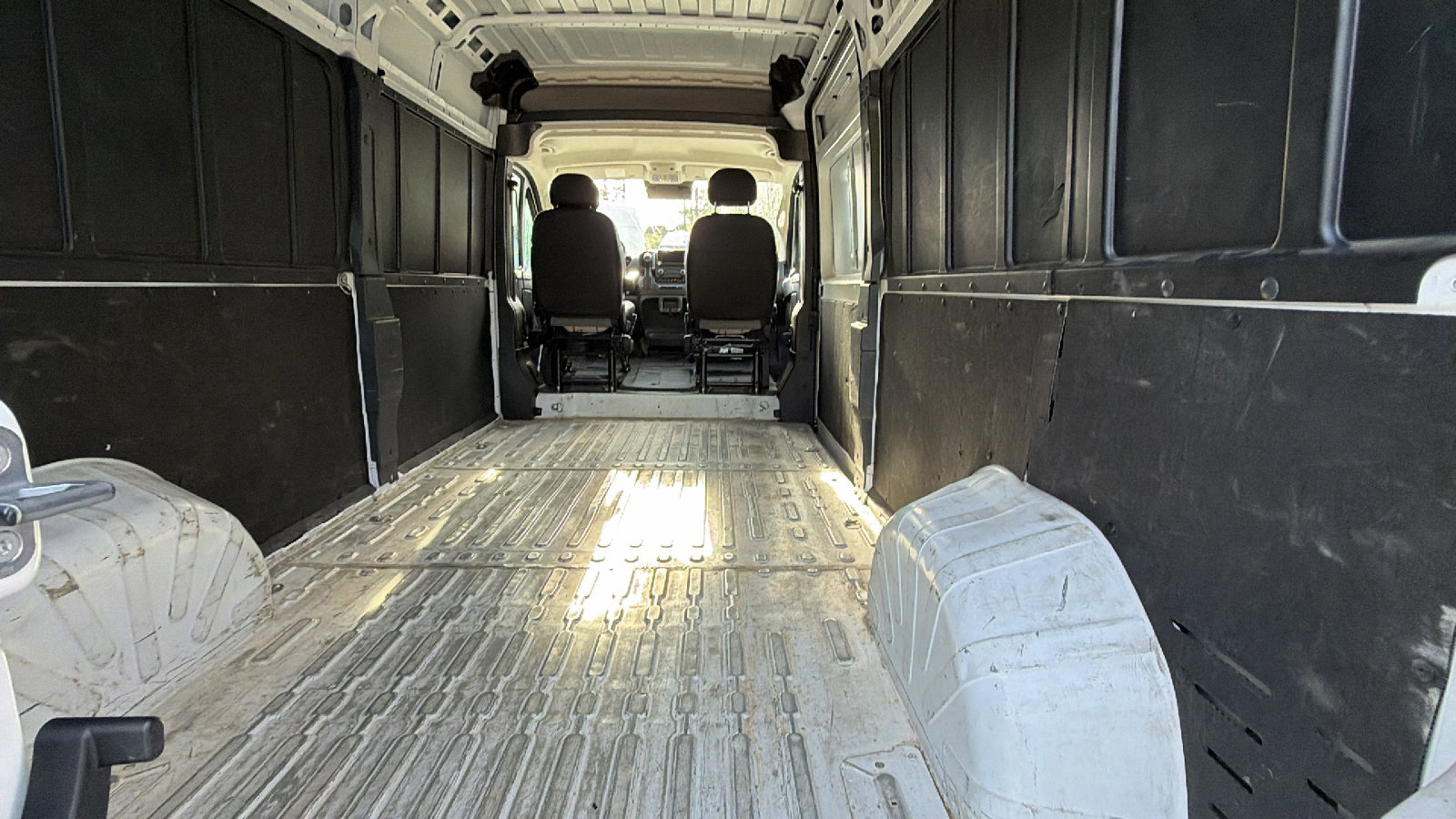Used 2024 RAM ProMaster 2500 w/ Convenience Group FWD image 13