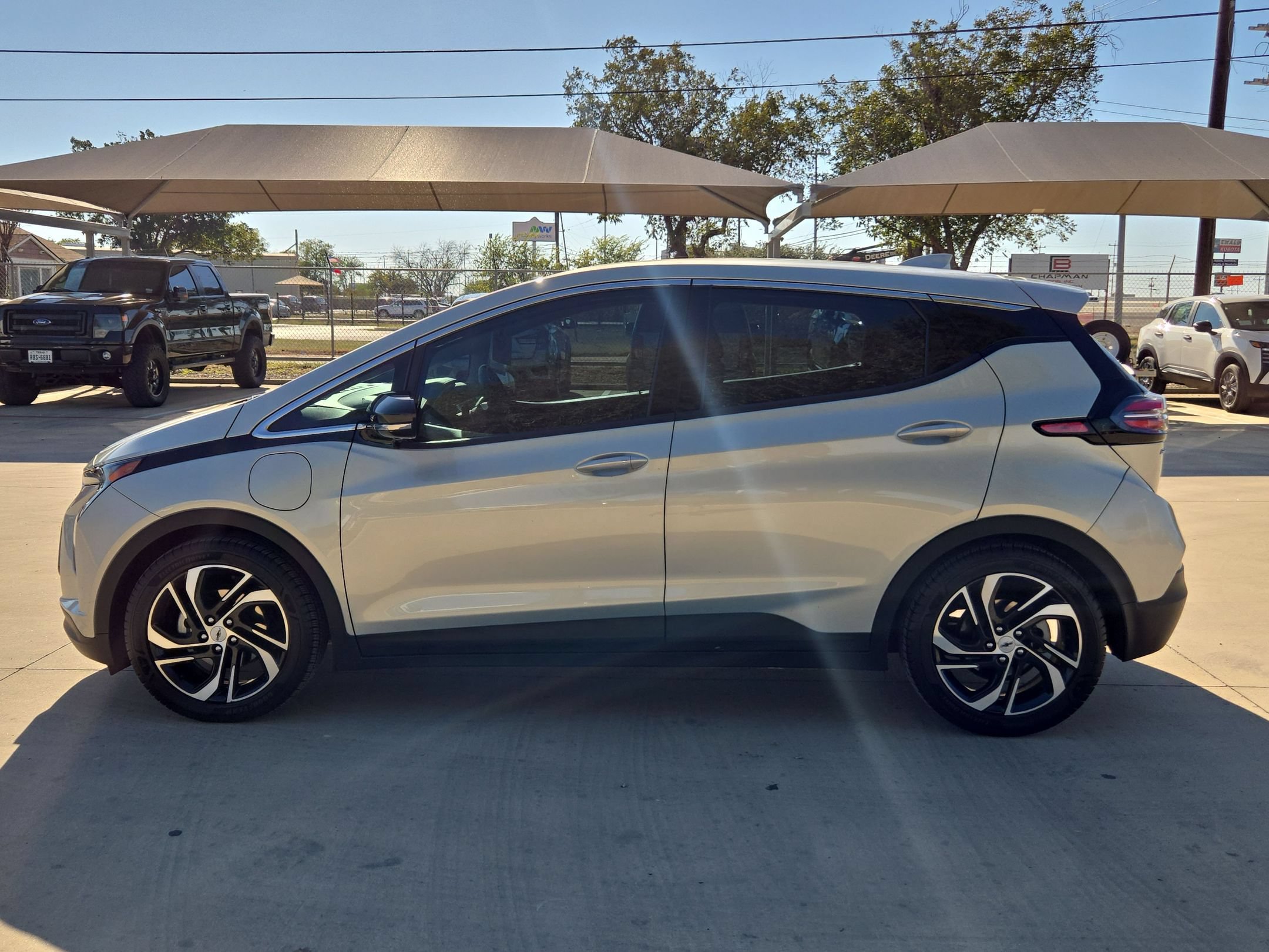 Certified 2023 Chevrolet Bolt LT w/ Infotainment Package FWD image 6