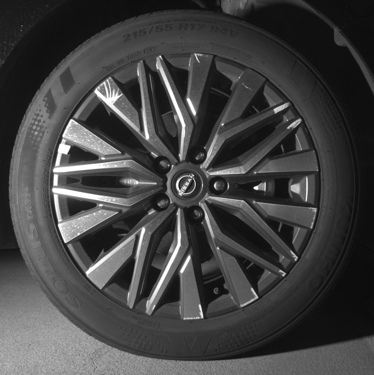 Used 2025 Nissan Altima 2.5 SV FWD image 13