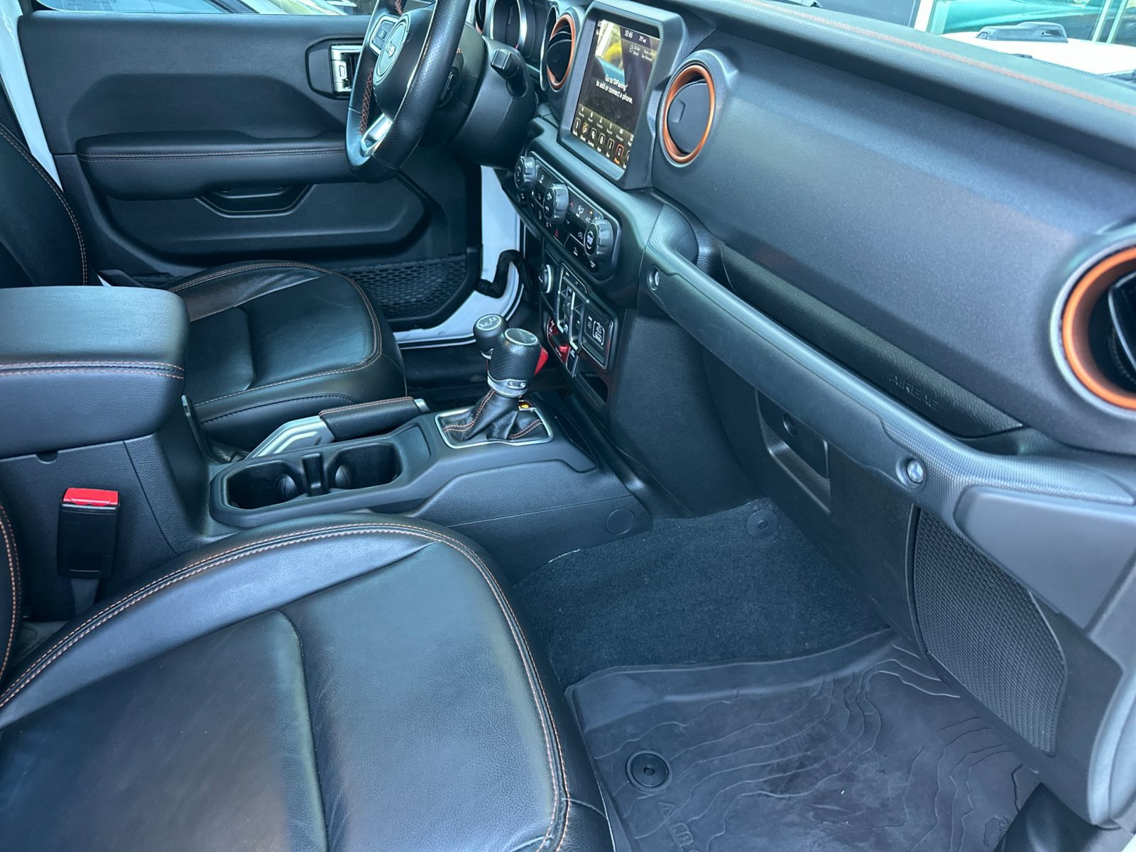 Used 2022 Jeep Gladiator Mojave AWD/4WD image 16