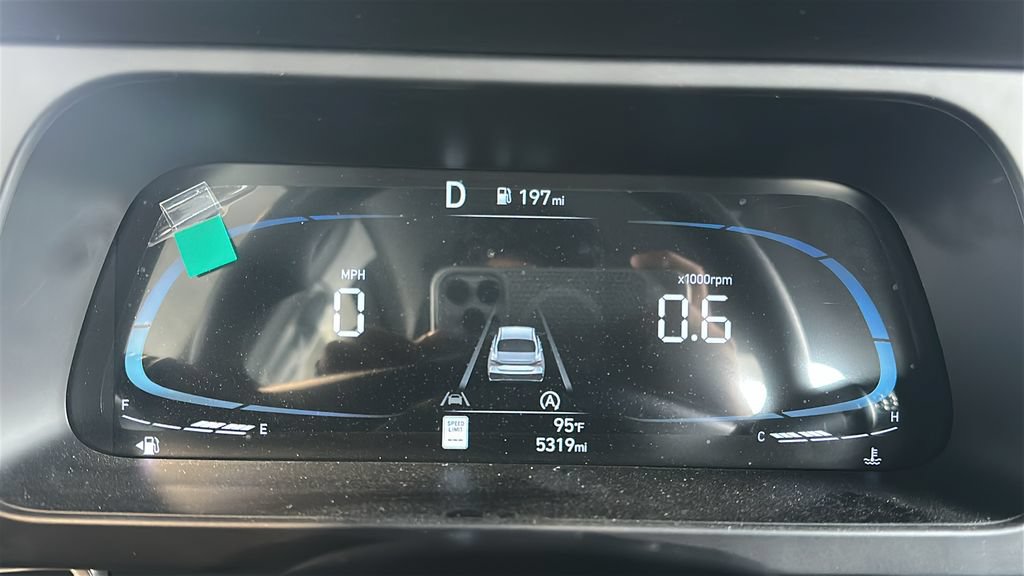 Used 2026 Hyundai Elantra SE FWD image 2