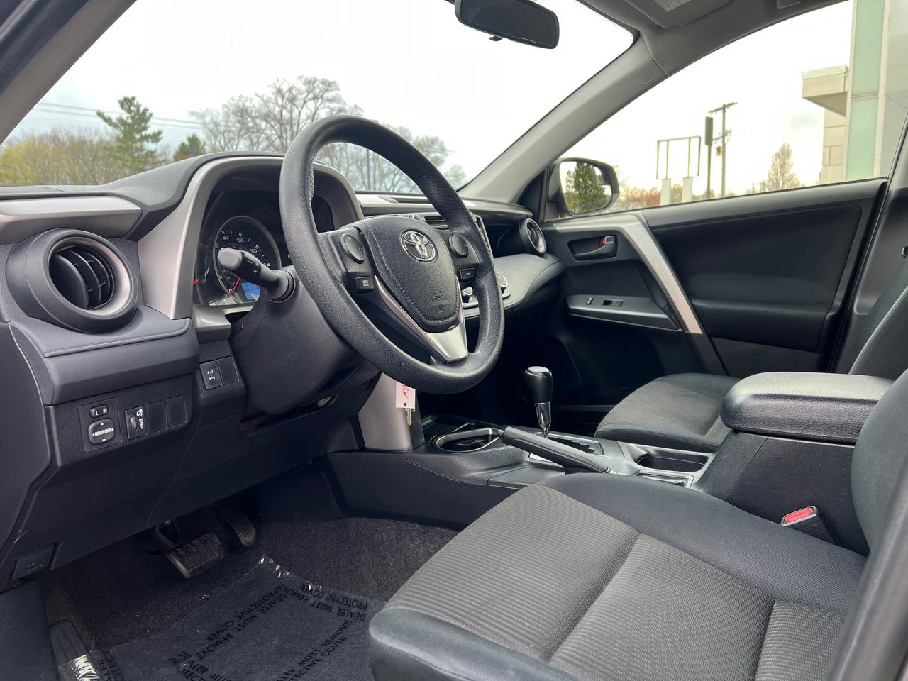 Used 2016 Toyota RAV4 LE AWD/4WD image 15