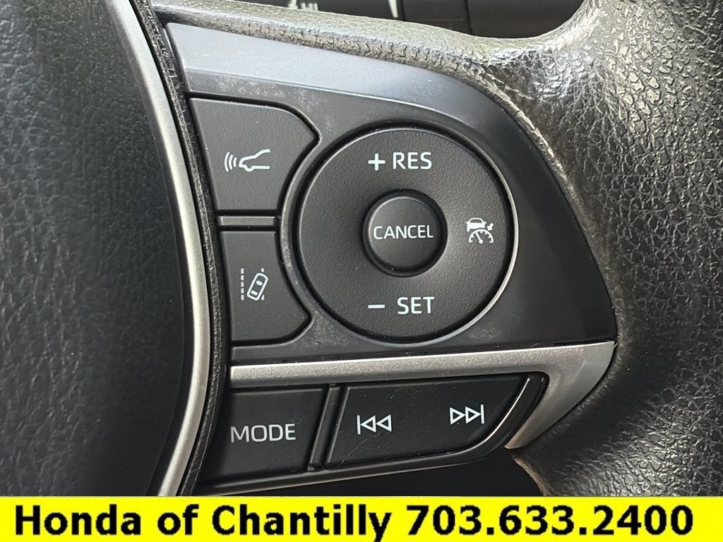Used 2022 Toyota Camry LE FWD image 13