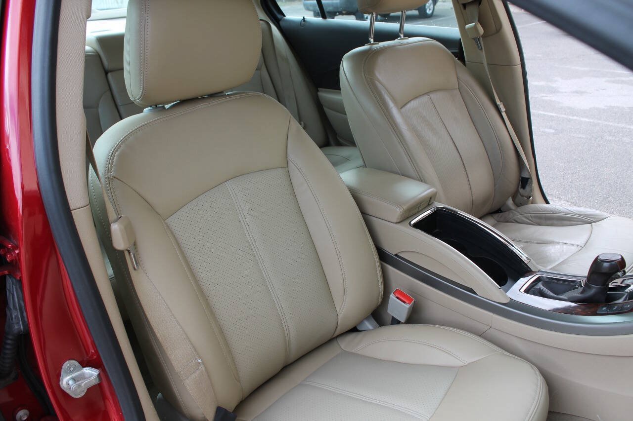 Used 2013 Buick LaCrosse Premium FWD image 32