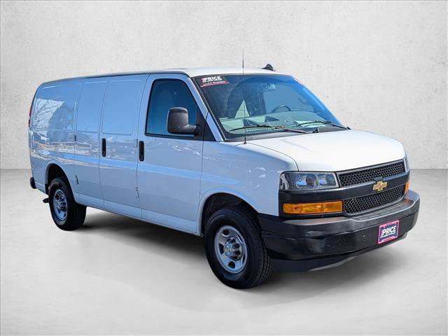 Used 2022 Chevrolet Express 3500 w/ Driver Convenience Package image 3