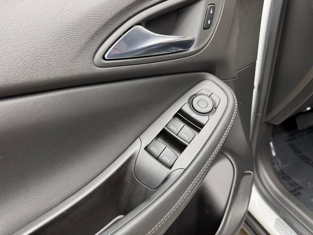 Used 2022 Buick Encore GX Preferred image 11