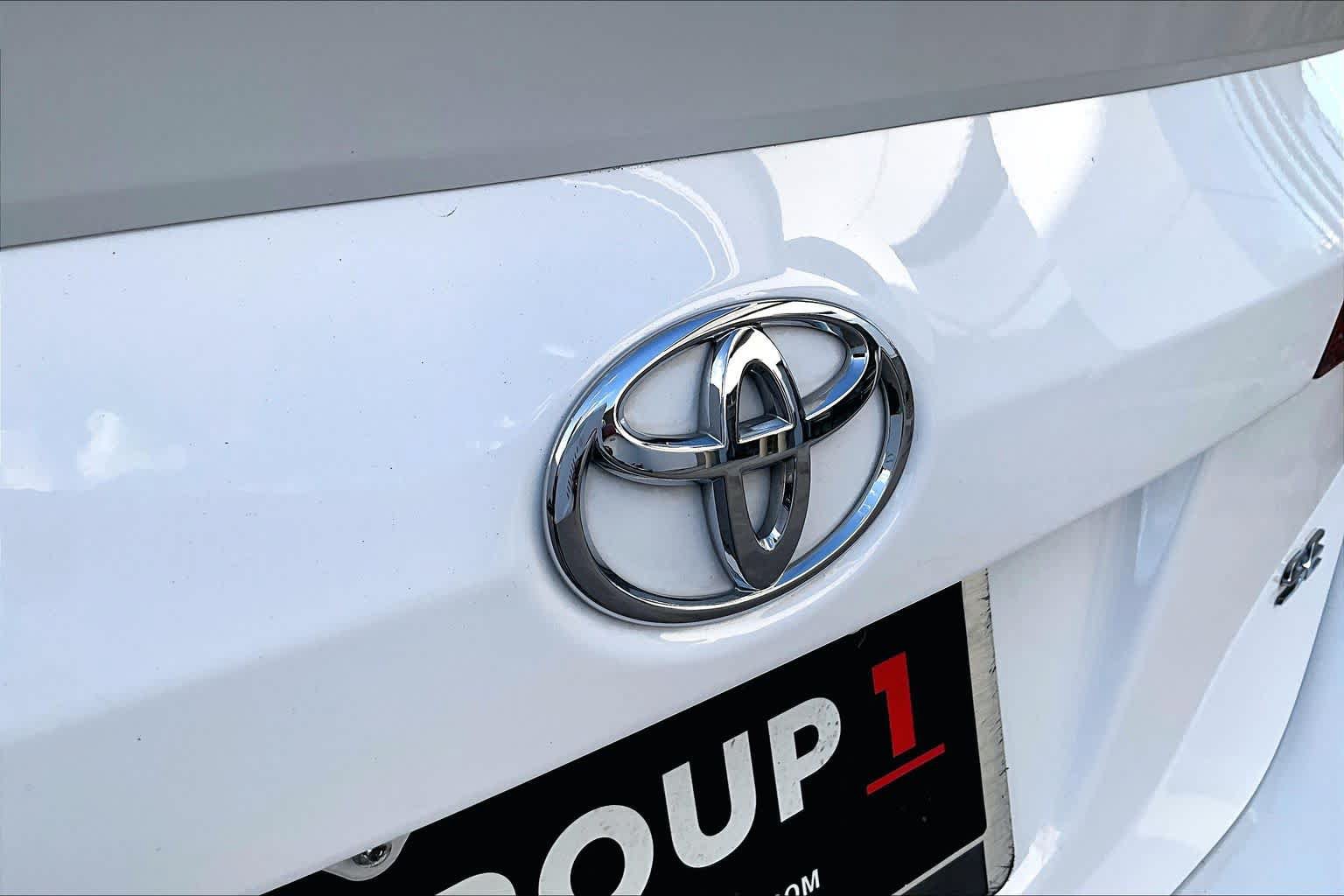 Used 2017 Toyota Corolla SE w/ SE Premium Package FWD image 31