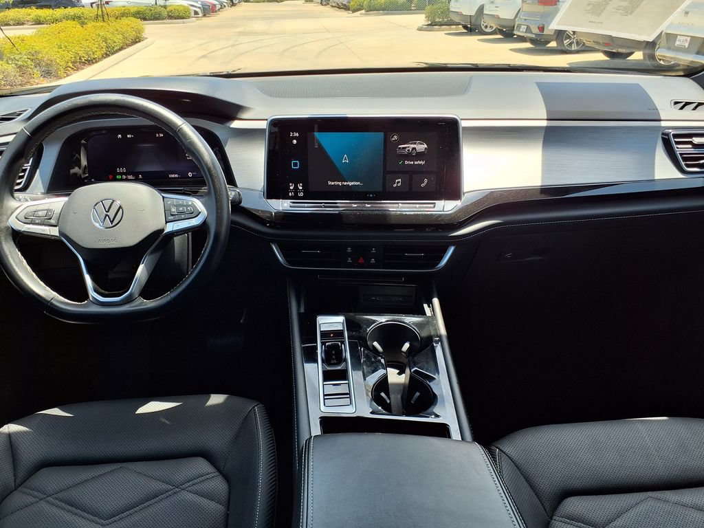 Used 2025 Volkswagen Atlas Cross Sport SE FWD image 25