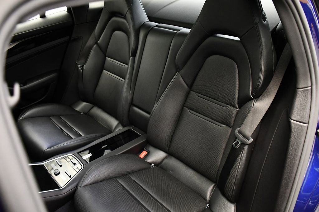 Used 2020 Porsche Panamera 4 image 44