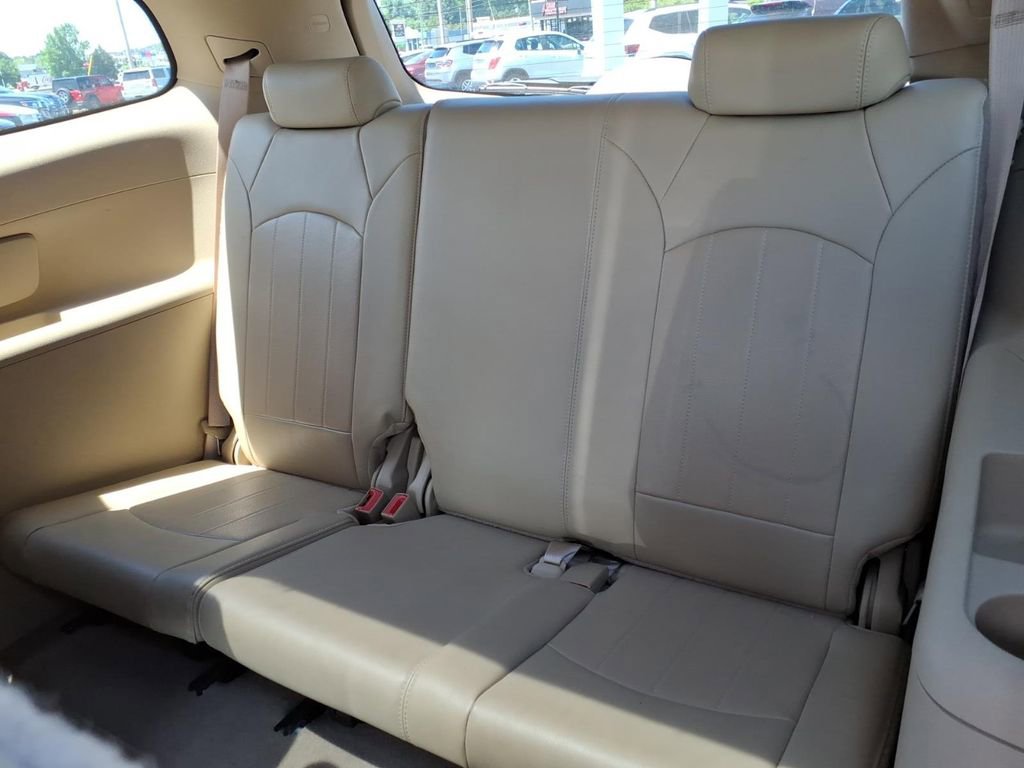 Used 2011 Buick Enclave CXL FWD image 7