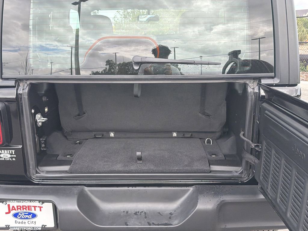 Used 2025 Jeep Wrangler Sport AWD/4WD image 10