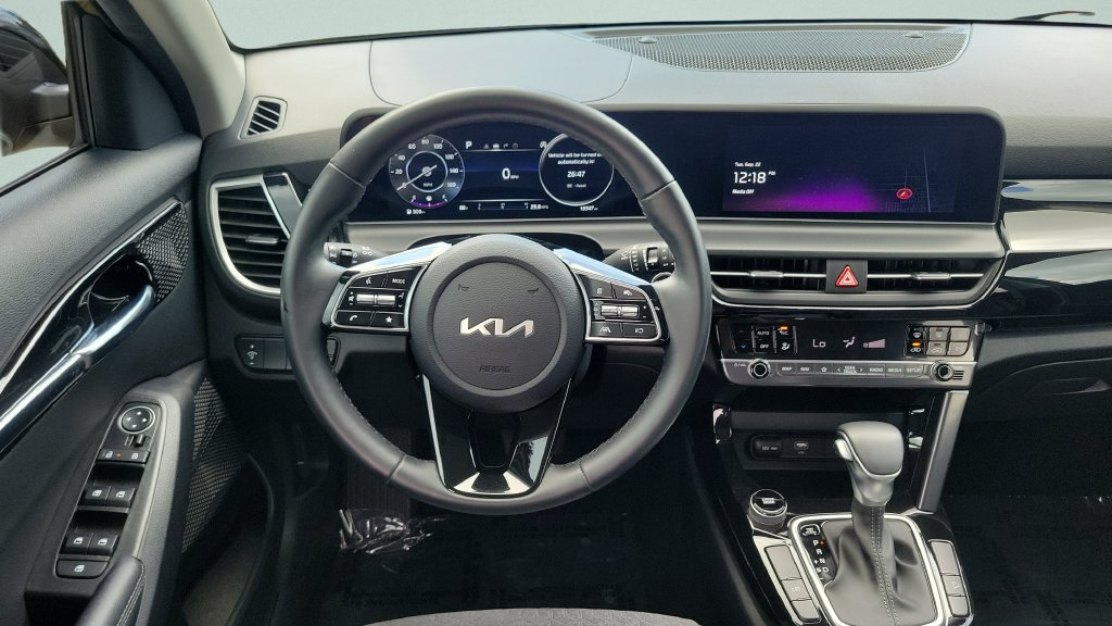 Used 2024 Kia Seltos S FWD image 12