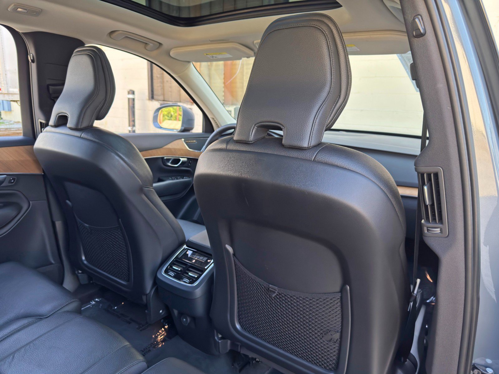 Used 2023 Volvo XC90 B6 Plus w/ Protection Package Premier AWD/4WD image 36