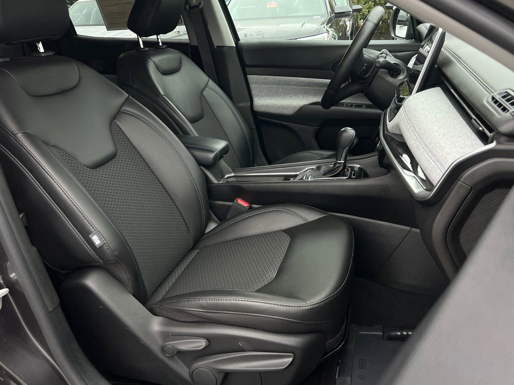 Used 2022 Jeep Compass Latitude w/ Convenience Group image 11