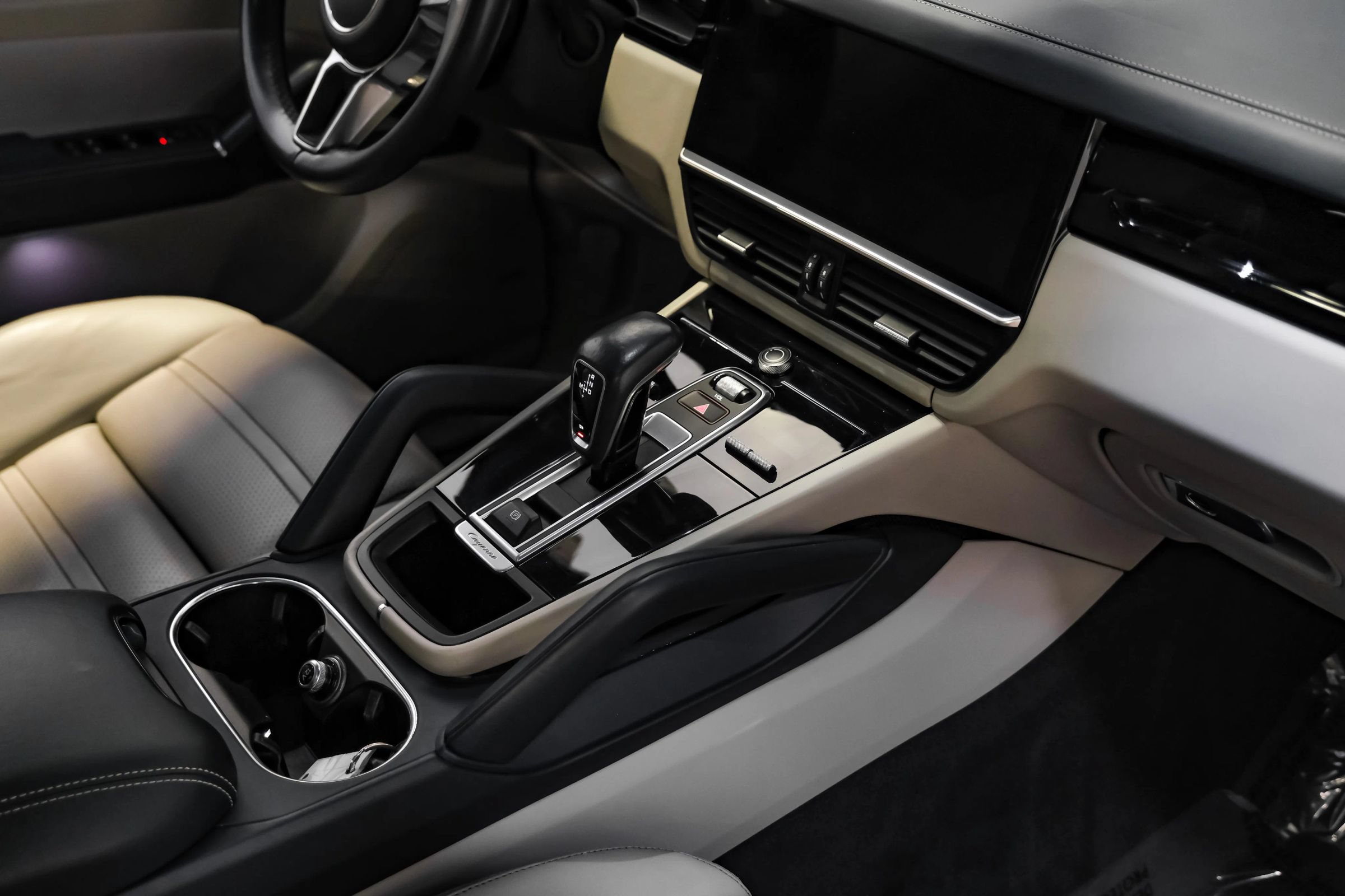 Used 2019 Porsche Cayenne AWD/4WD image 17