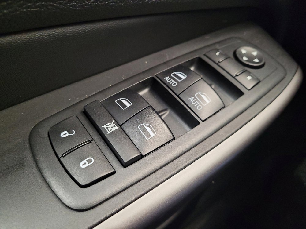 Used 2021 Jeep Cherokee Latitude Lux w/ Comfort/Convenience Group image 27