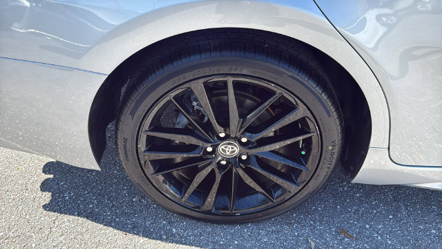 Used 2023 Toyota Camry XSE FWD image 11