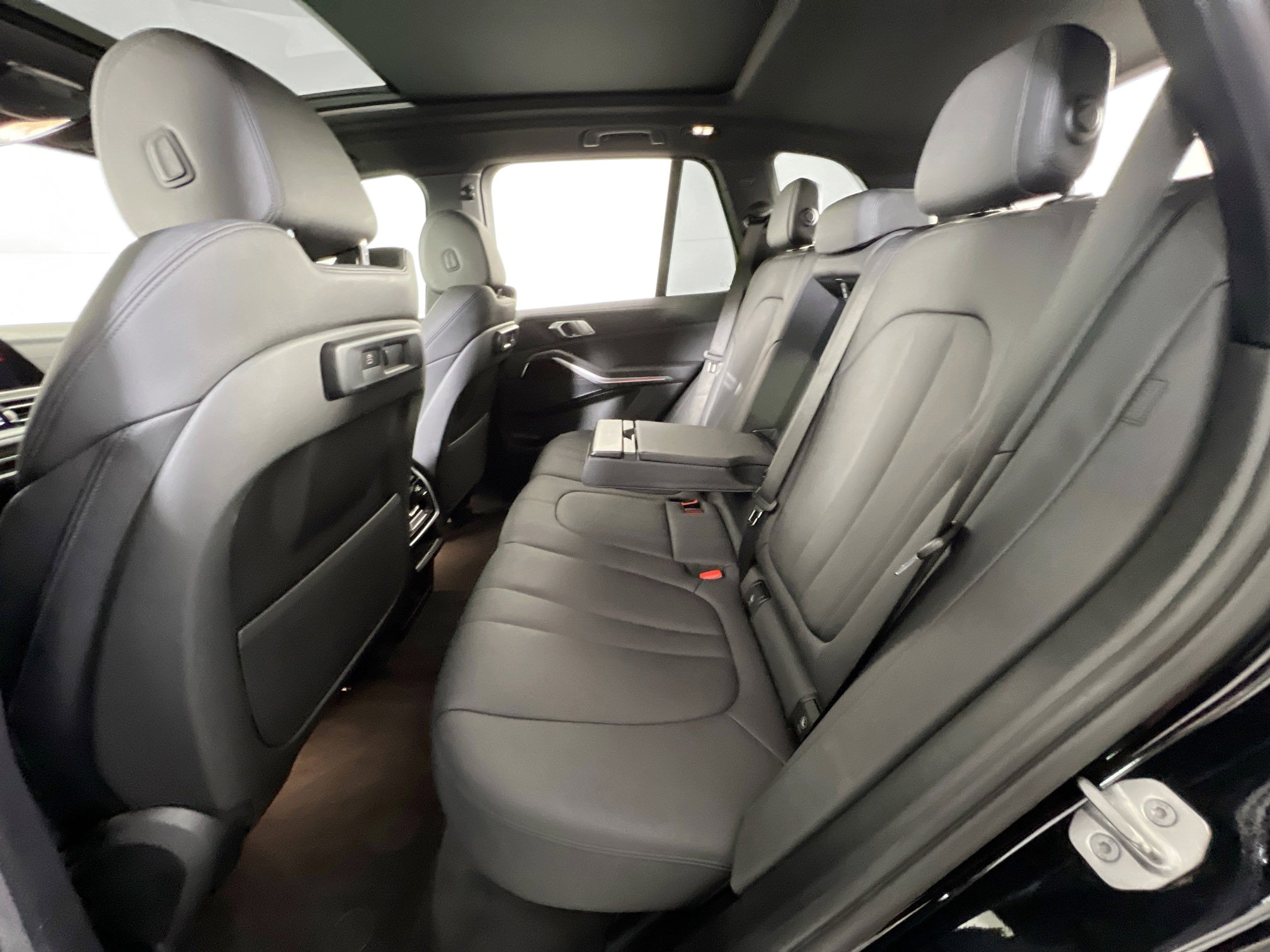 Used 2021 BMW X5 xDrive40i w/ Convenience Package AWD/4WD image 25