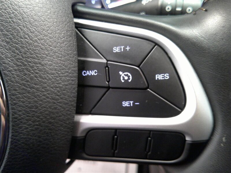 Used 2019 Jeep Compass Latitude image 15
