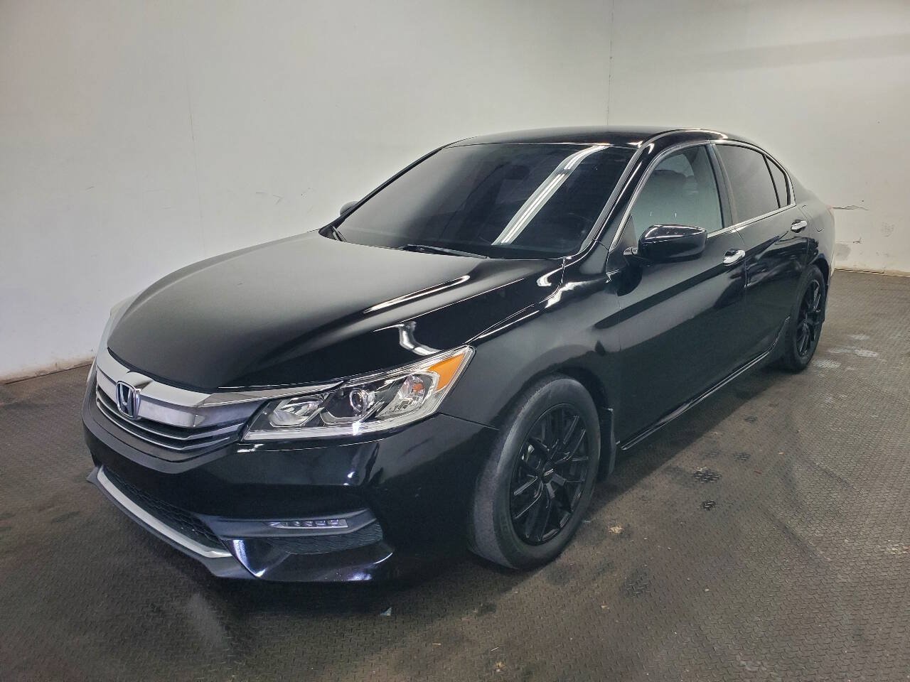 Used 2017 Honda Accord Sport image 1