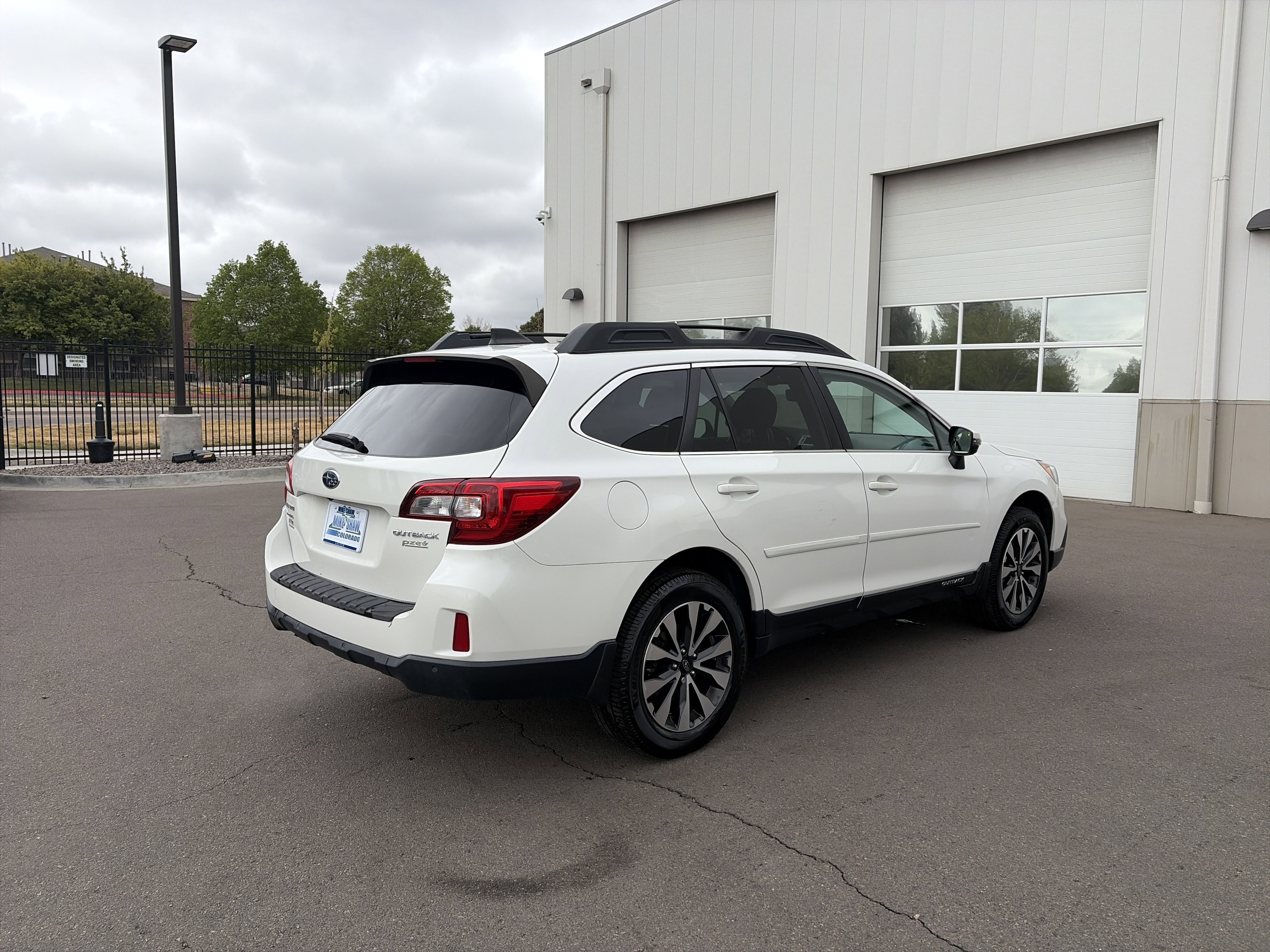 Used 2017 Subaru Outback 2.5i Limited AWD/4WD image 5