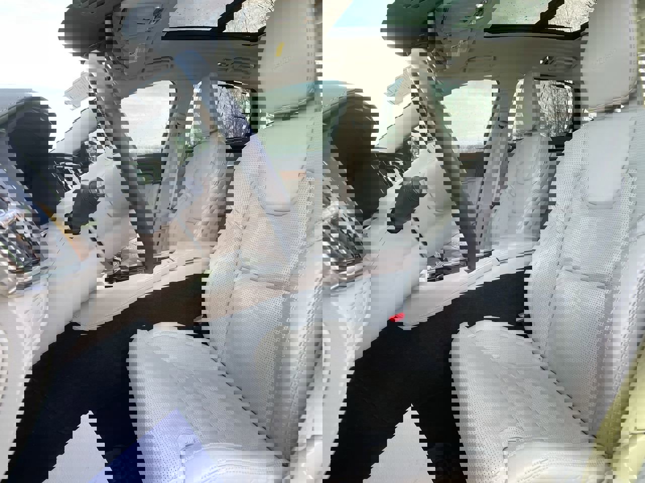 Used 2020 Volvo S90 T6 Inscription image 12