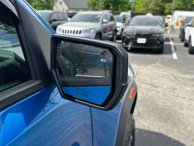 Used 2024 GMC Canyon AT4 w/ AT4 Premium Package AWD/4WD image 13