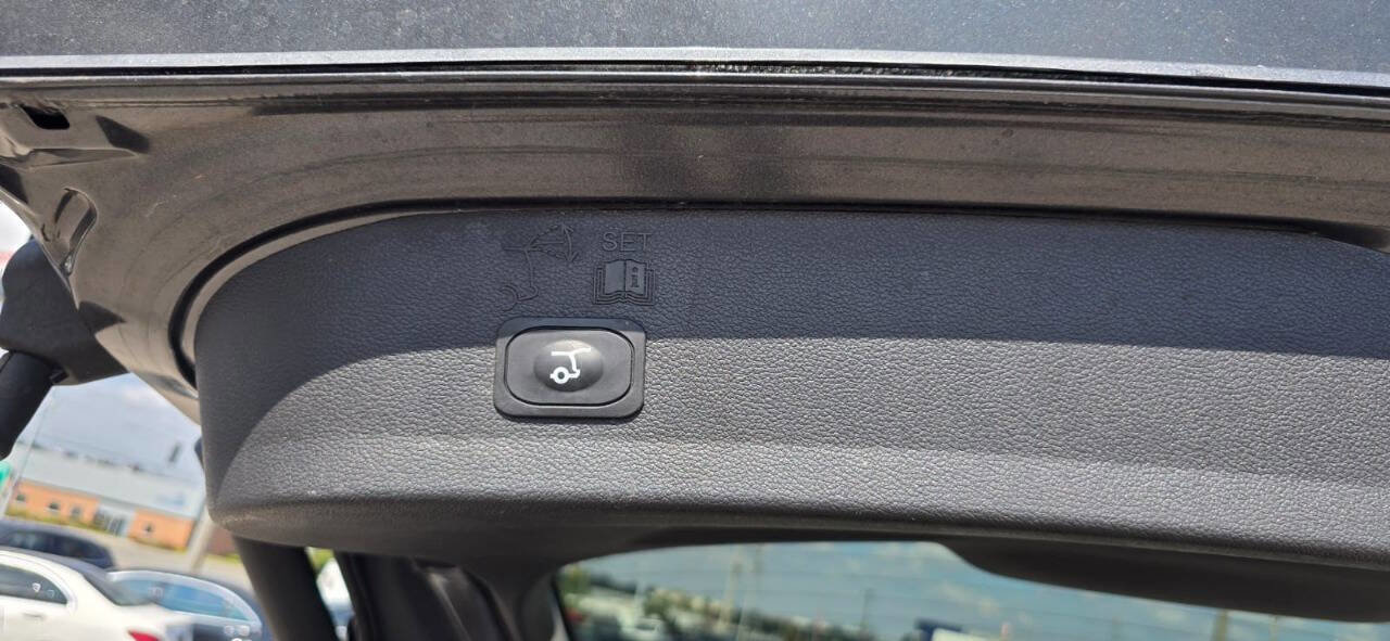 Used 2018 Ford Escape SEL image 29