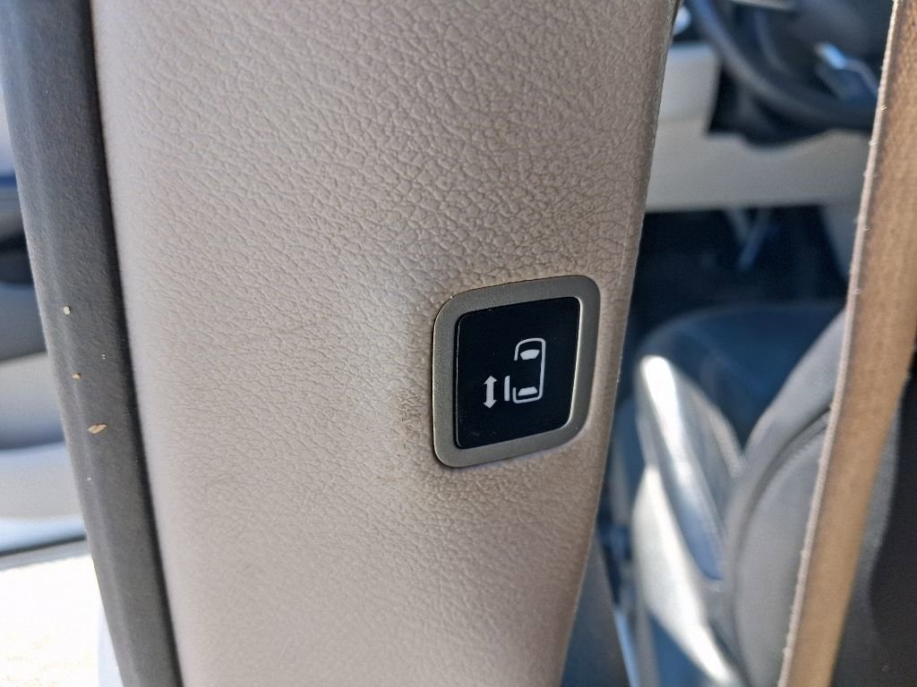 Used 2022 Chrysler Pacifica Touring-L FWD image 20