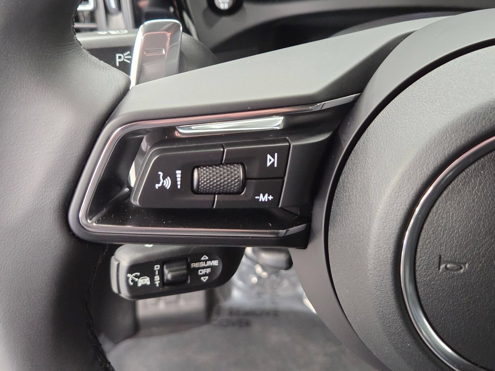 Certified 2026 Porsche Macan S AWD/4WD image 19