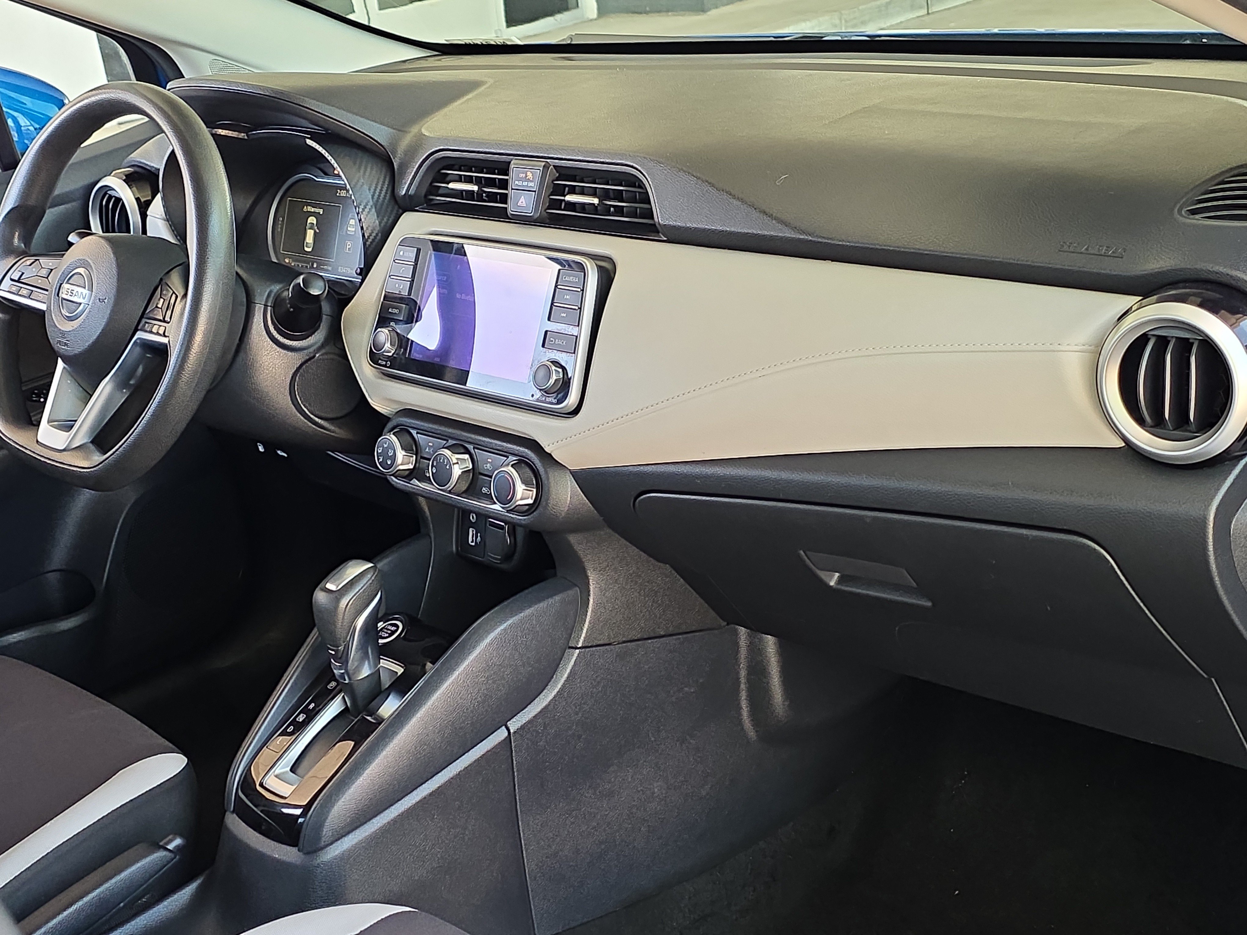 Used 2021 Nissan Versa SV FWD image 26