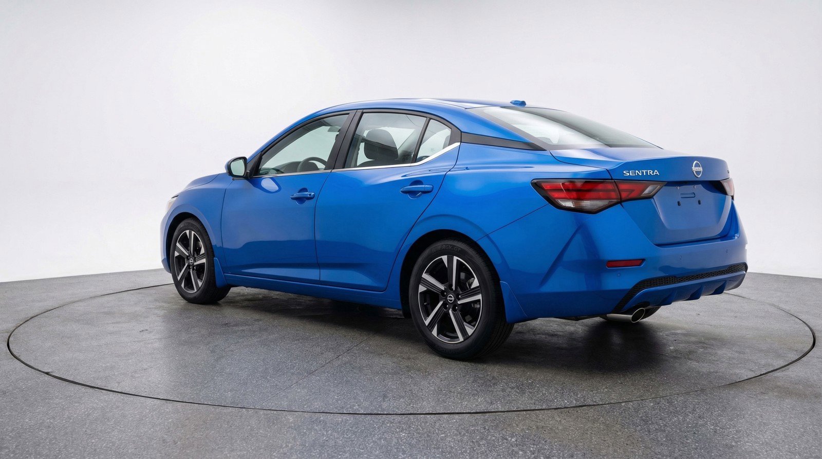 Used 2025 Nissan Sentra SV image 6