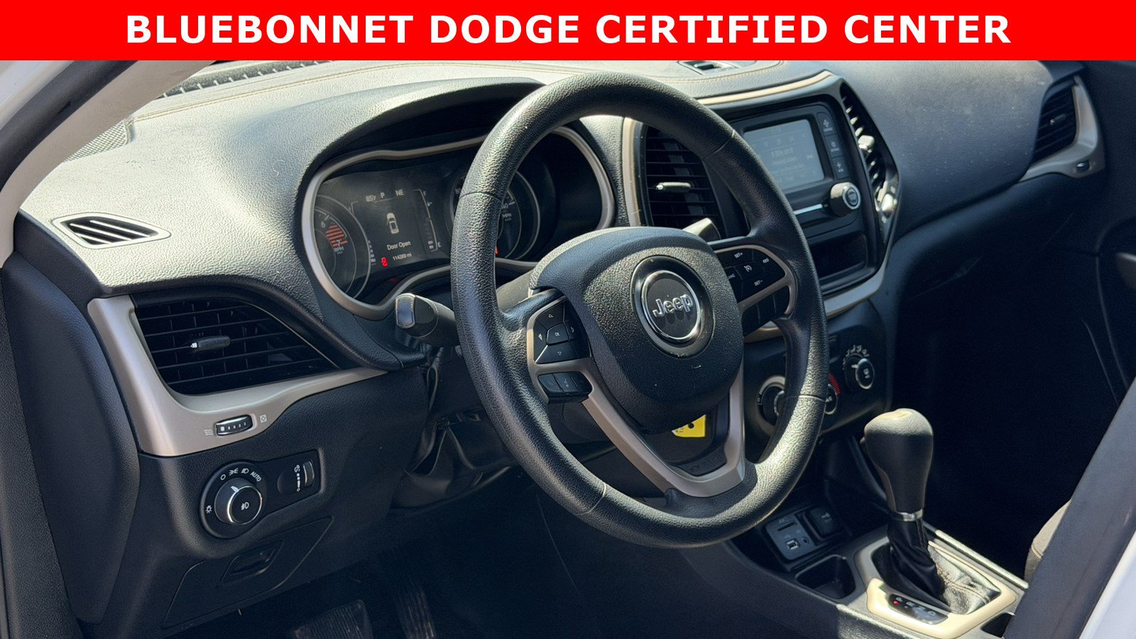 Used 2018 Jeep Cherokee Latitude FWD image 13