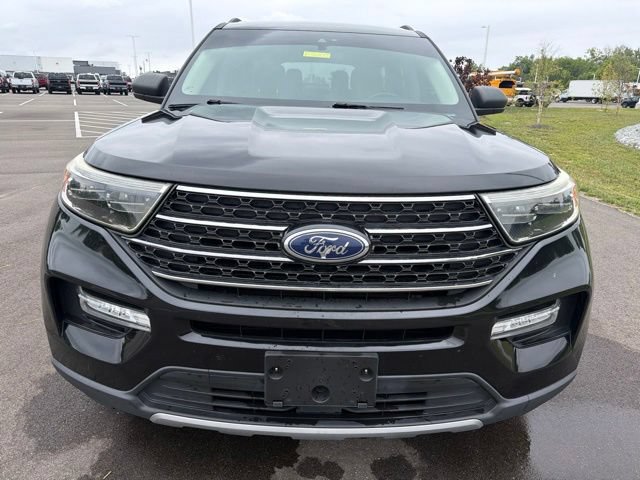 Used 2020 Ford Explorer XLT w/ Equipment Group 202A AWD/4WD image 3